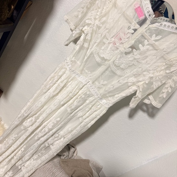 Pink Lily Ivory Lace Gown - Picture 6 of 6